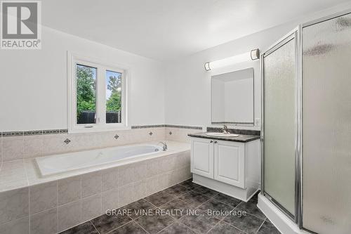 105 Rowallen Place, Ottawa, ON - Indoor Photo Showing Bathroom