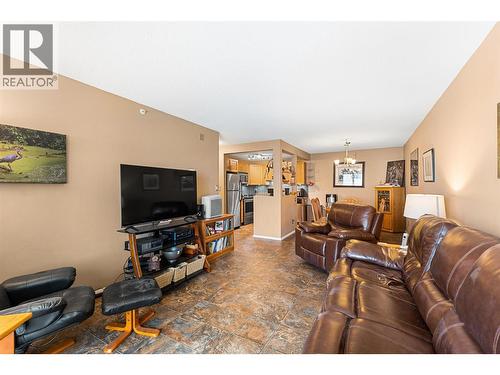 284 Yortkon Avenue Unit# 205, Penticton, BC - Indoor Photo Showing Living Room