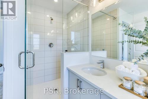 93 Rivergreen Crescent, Cambridge, ON - Indoor Photo Showing Bathroom