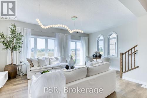 93 Rivergreen Crescent, Cambridge, ON - Indoor Photo Showing Living Room