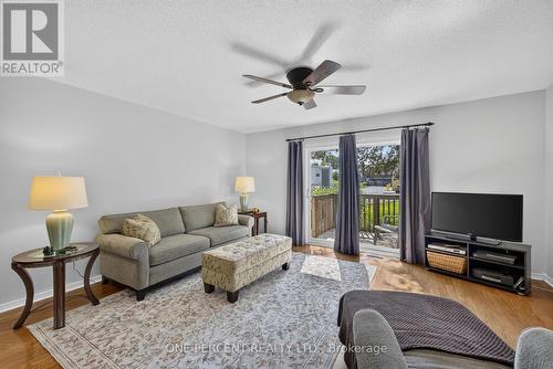 18 Dr Gordon Crescent, North Grenville, ON - Indoor Photo Showing Living Room