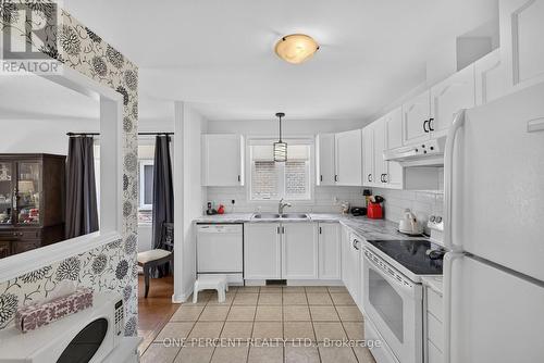 18 Dr Gordon Crescent, North Grenville, ON - Indoor Photo Showing Kitchen