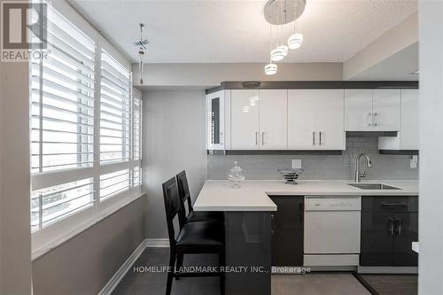 707 - 100 County Court Boulevard, Brampton, ON - Indoor Photo Showing Kitchen