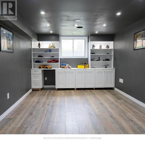 18 Vic Chambers Place, Brant, ON - Indoor Photo Showing Other Room