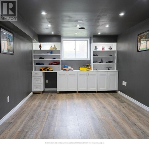 18 Vic Chambers Place, Brant, ON - Indoor Photo Showing Other Room
