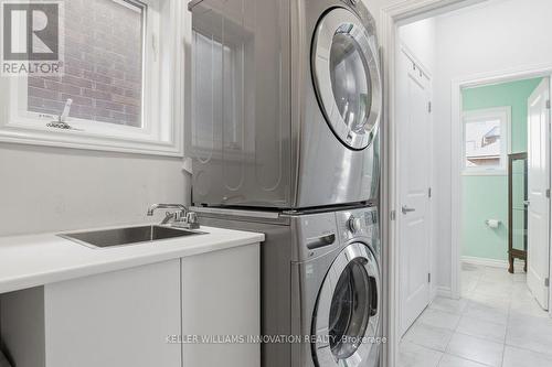 18 Vic Chambers Place, Brant, ON - Indoor Photo Showing Laundry Room