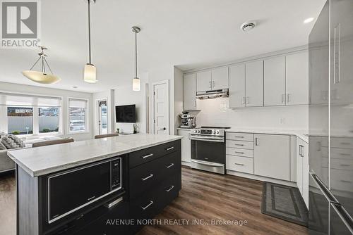 102 - 271 Belfort Street, Russell, ON - Indoor Photo Showing Kitchen With Upgraded Kitchen