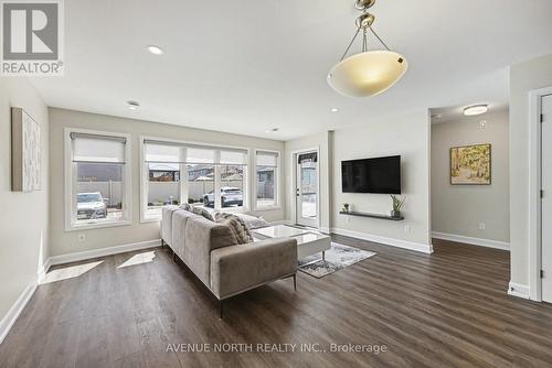 102 - 271 Belfort Street, Russell, ON - Indoor Photo Showing Living Room