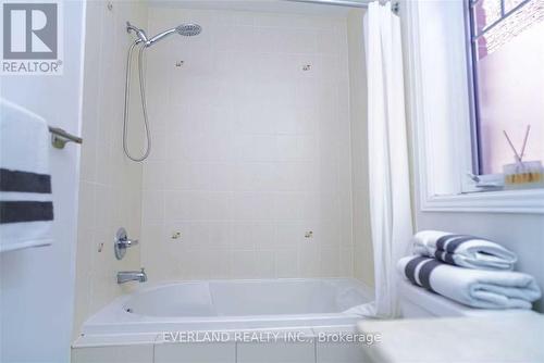 5267 Major Mackenzie Drive E, Markham, ON - Indoor Photo Showing Bathroom