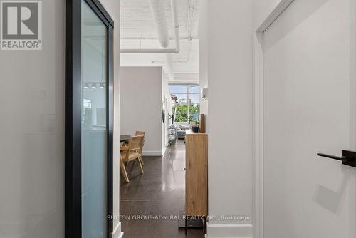 124 - 1001 Roselawn Avenue, Toronto, ON - Indoor Photo Showing Other Room