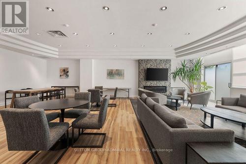 124 - 1001 Roselawn Avenue, Toronto, ON - Indoor