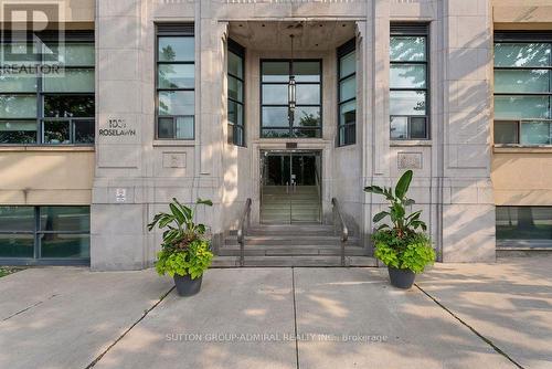 124 - 1001 Roselawn Avenue, Toronto, ON - Outdoor