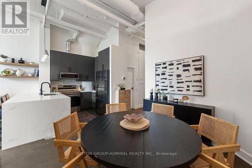 124 - 1001 Roselawn Avenue, Toronto, ON - Indoor Photo Showing Dining Room
