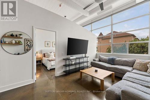 124 - 1001 Roselawn Avenue, Toronto, ON - Indoor Photo Showing Other Room