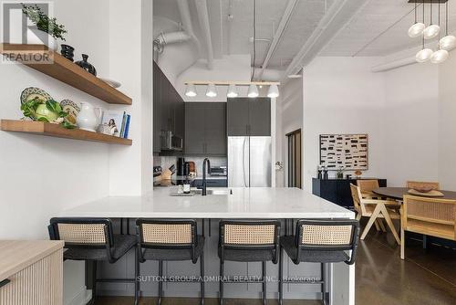 124 - 1001 Roselawn Avenue, Toronto, ON - Indoor
