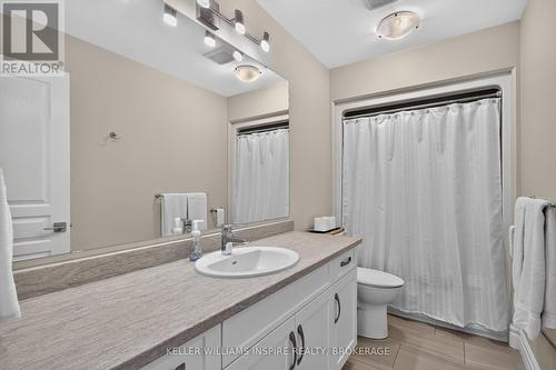 Main Bathroom on 2nd level - 266 Pauline Tom Avenue, Kingston (Kingston East (Incl Barret Crt)), ON - Indoor Photo Showing Bathroom