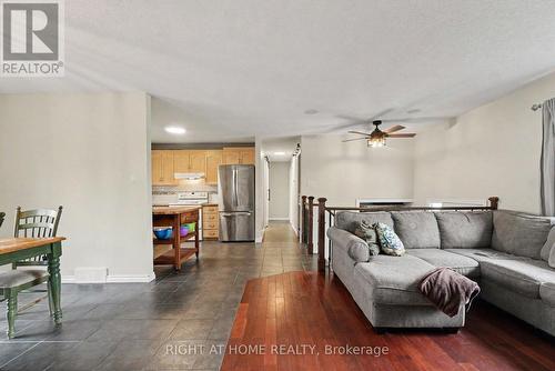 3320 Gendron Road, Clarence-Rockland, ON - Indoor Photo Showing Living Room