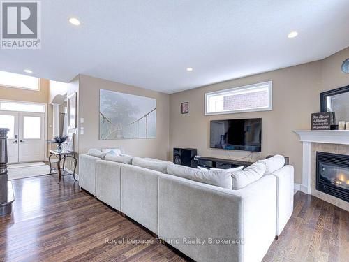761 Glenwood Road N, Woodstock (Woodstock - North), ON - Indoor Photo Showing Living Room With Fireplace