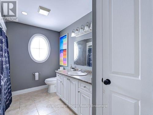 761 Glenwood Road N, Woodstock (Woodstock - North), ON - Indoor Photo Showing Bathroom
