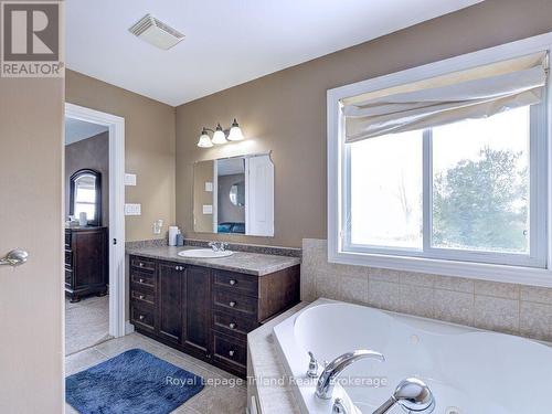 761 Glenwood Road N, Woodstock (Woodstock - North), ON - Indoor Photo Showing Bathroom