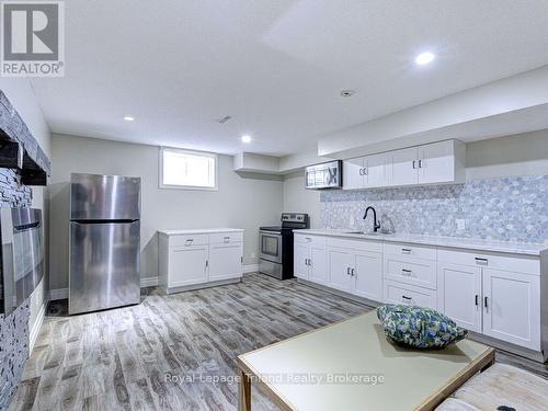 761 Glenwood Road N, Woodstock (Woodstock - North), ON - Indoor Photo Showing Kitchen