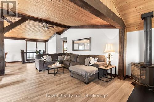 81 Queen Street S, Kawartha Lakes (Omemee), ON - Indoor Photo Showing Living Room