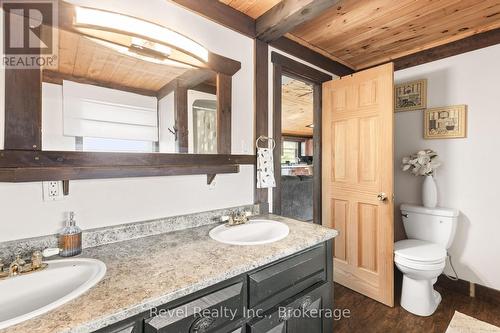 81 Queen Street S, Kawartha Lakes (Omemee), ON - Indoor Photo Showing Bathroom