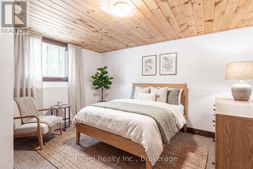 81 Queen Street S, Kawartha Lakes (Omemee), ON - Indoor Photo Showing Bedroom