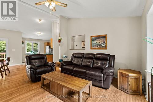 365 Haskins Road, North Grenville, ON - Indoor Photo Showing Living Room