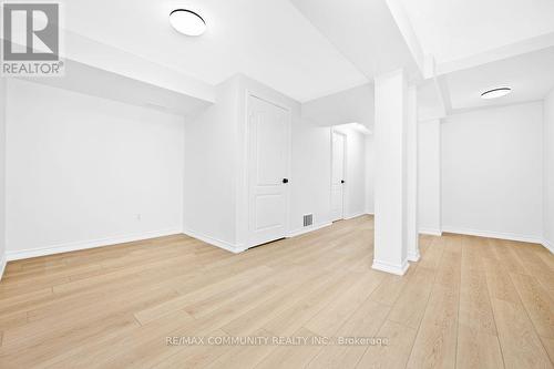 1049 Kennedy Circle, Milton, ON - Indoor Photo Showing Other Room