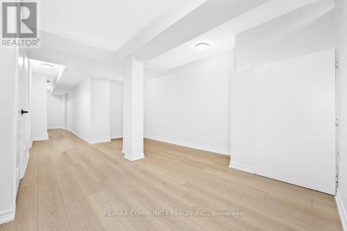 1049 Kennedy Circle, Milton, ON - Indoor Photo Showing Other Room