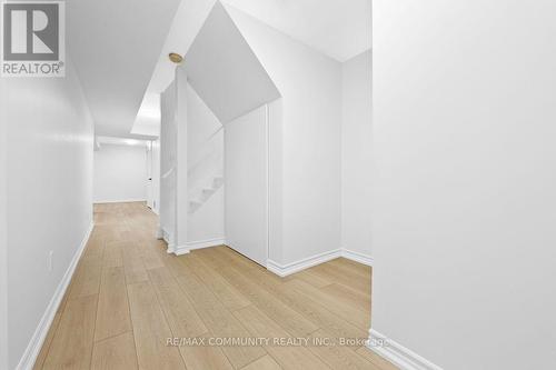 1049 Kennedy Circle, Milton, ON - Indoor Photo Showing Other Room