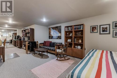 569 Locust Street, Burlington, ON - Indoor Photo Showing Bedroom