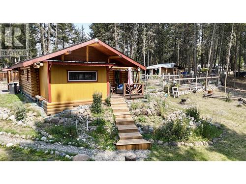 4863 Cumsu Place, 108 Mile Ranch, BC - Outdoor