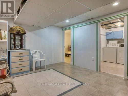 6159 Toby Crescent, Niagara Falls (Arad/Fallsview), ON - Indoor Photo Showing Laundry Room