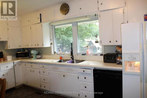 34 Mcdonald Street, New Tecumseth, ON - Indoor Photo Showing Kitchen With Double Sink