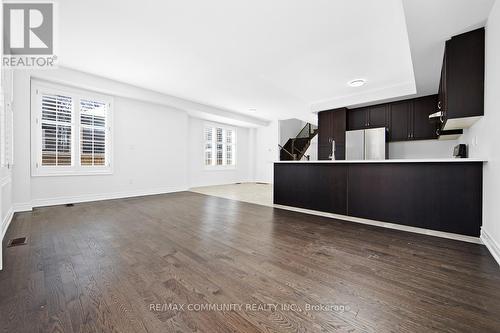 33 Liam Lane, Markham, ON - Indoor Photo Showing Kitchen