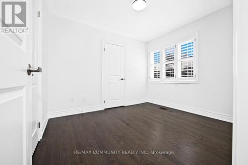 33 Liam Lane, Markham, ON - Indoor Photo Showing Other Room