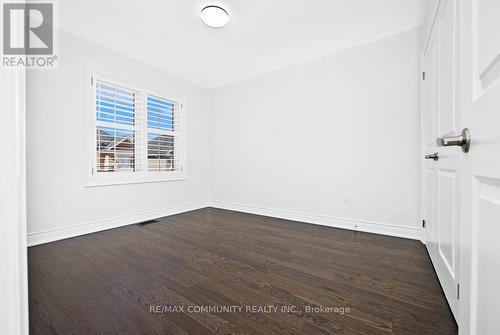 33 Liam Lane, Markham, ON - Indoor Photo Showing Other Room