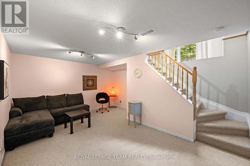 6 Folison Street, Ottawa, ON - Indoor Photo Showing Other Room