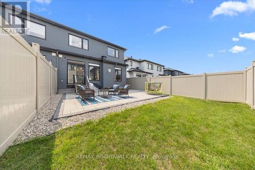 1027 Hydrangea Avenue, Ottawa, ON - Outdoor