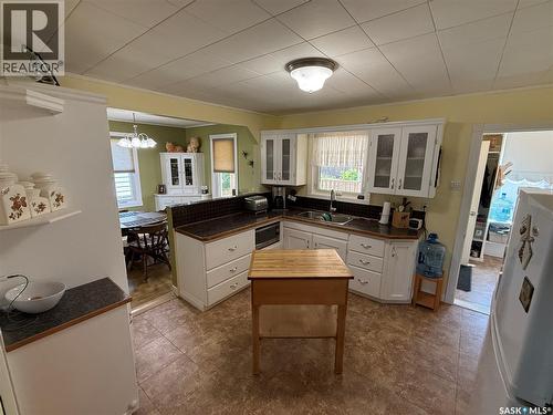 401 2Nd Avenue E, Shellbrook, SK - Indoor Photo Showing Kitchen