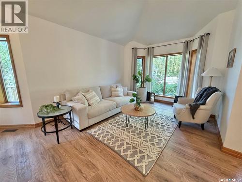 116 Morrison Drive, Yorkton, SK - Indoor Photo Showing Living Room