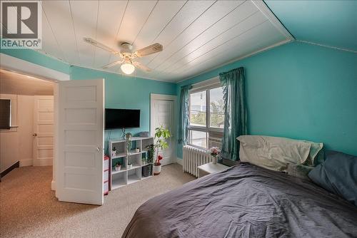 1109 Nelson Avenue, Trail, BC - Indoor Photo Showing Bedroom