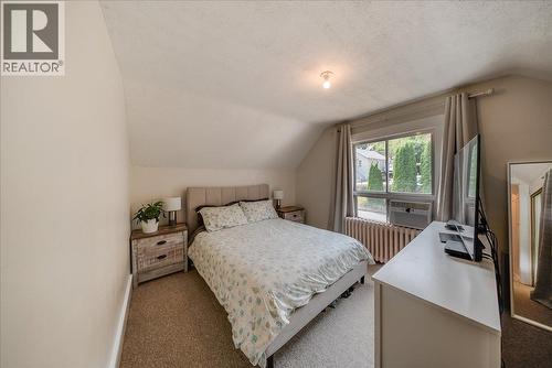 1109 Nelson Avenue, Trail, BC - Indoor Photo Showing Bedroom