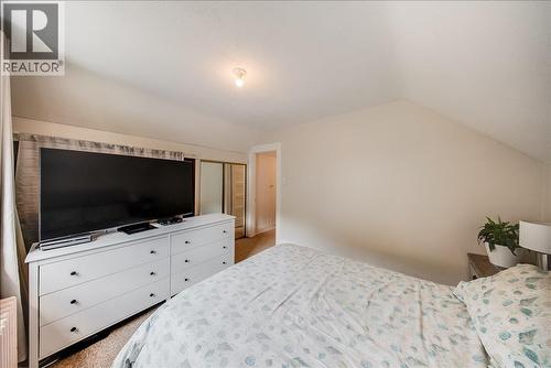 1109 Nelson Avenue, Trail, BC - Indoor Photo Showing Bedroom
