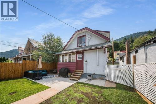 1109 Nelson Avenue, Trail, BC - Outdoor With Deck Patio Veranda