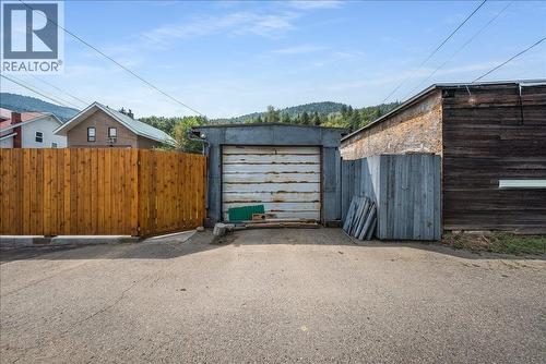 1109 Nelson Avenue, Trail, BC - Outdoor With Exterior