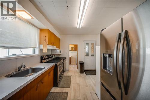 1109 Nelson Avenue, Trail, BC - Indoor Photo Showing Kitchen