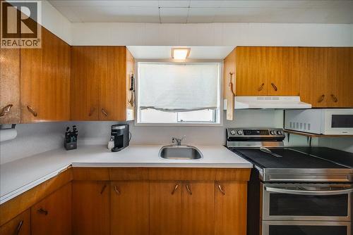1109 Nelson Avenue, Trail, BC - Indoor Photo Showing Kitchen